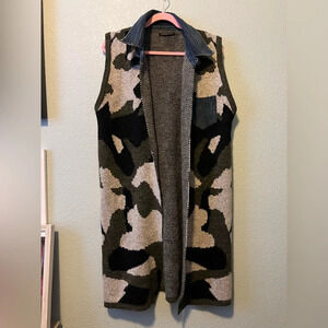 Do Everything in Love OS open Vest